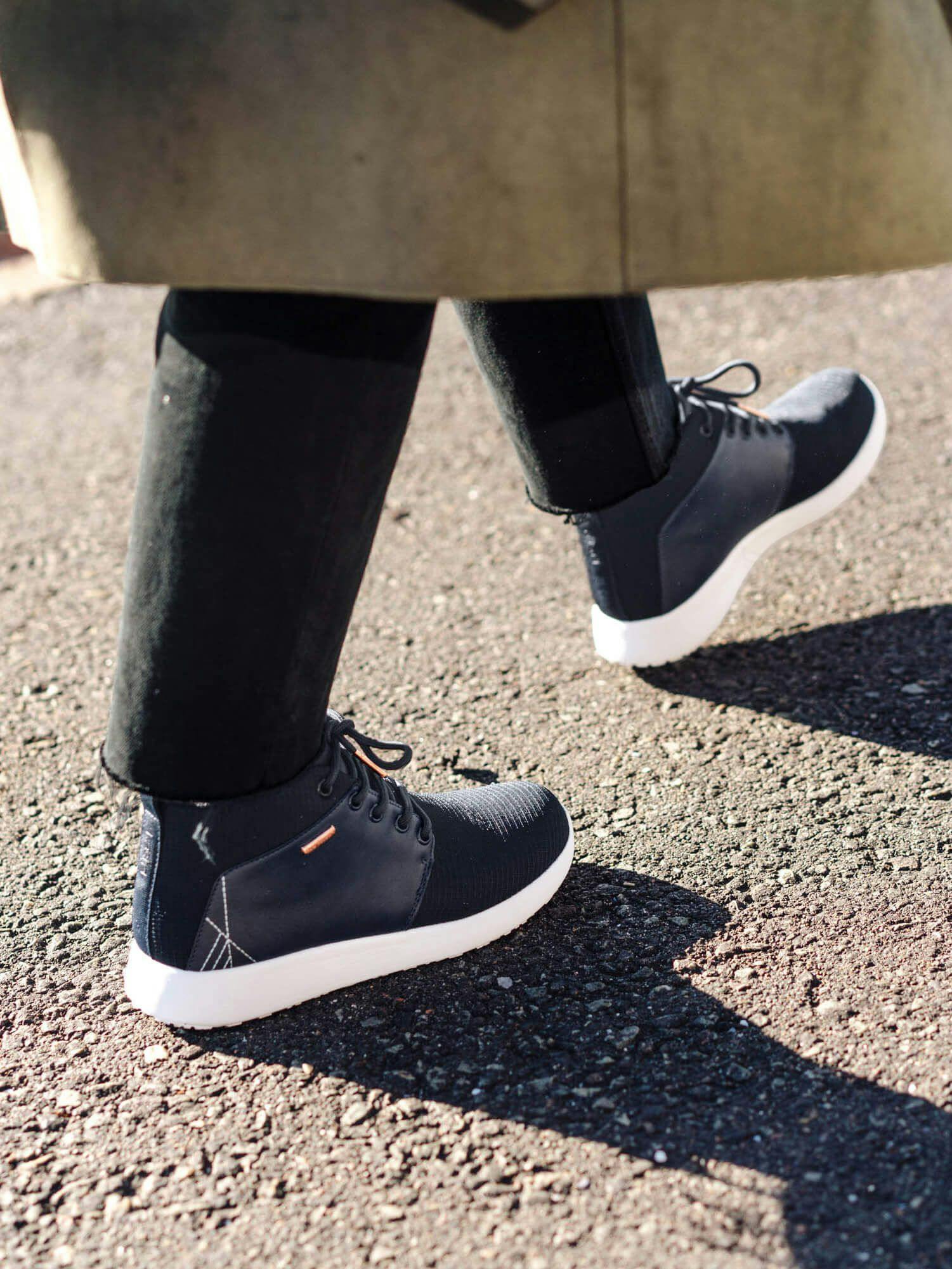 Madla klassiske høye sneakers har holdt føtter tørre i ti år, og tilbyr tidløs vanntett beskyttelse og vedvarende komfort